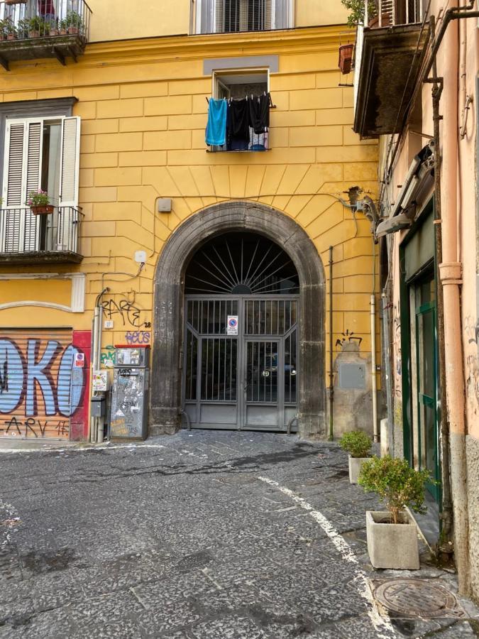 B&B Historic Center Apartments Napoli Esterno foto